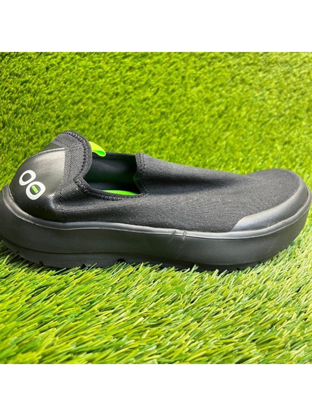 OOFOS OOmg EeZee Low Womens Size 8 Black Casual Walking Slip On Recovery Shoes